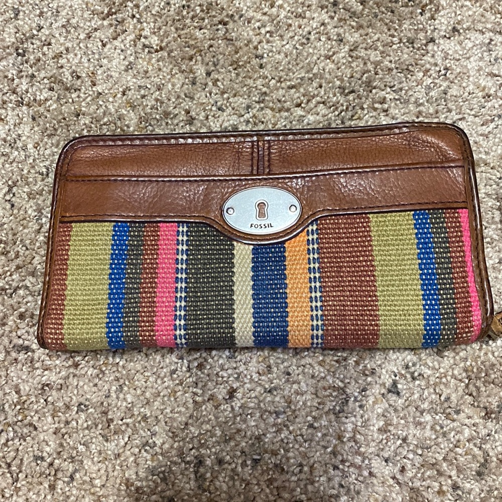 Vintage Fossil zip around wallet